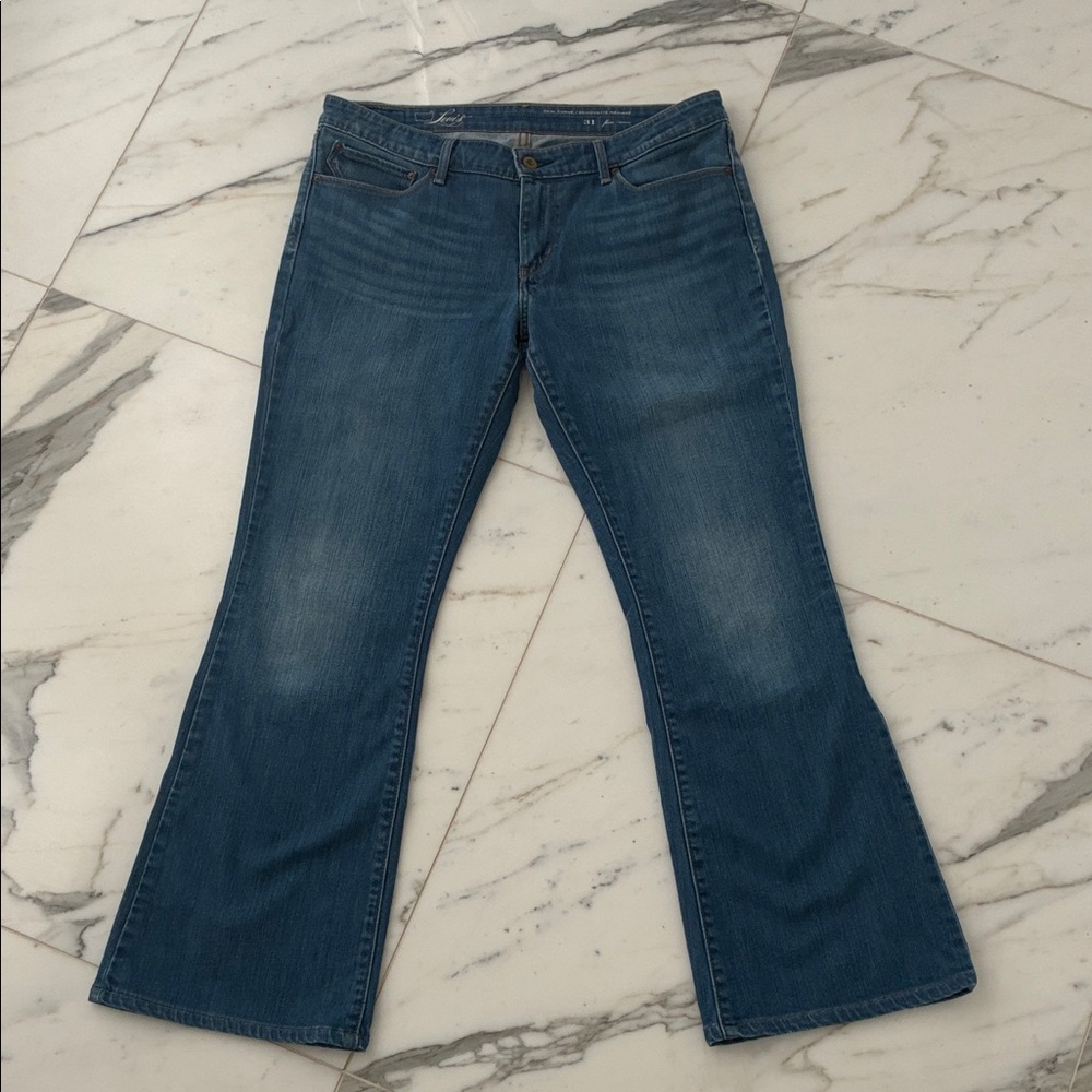 Levi's demi curve  Flare Jeans